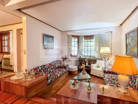 Casa 6 ambientes con 3 baños