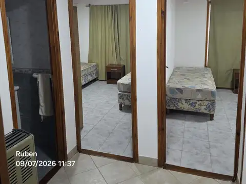 Casa en Alquiler con 2 cocheras