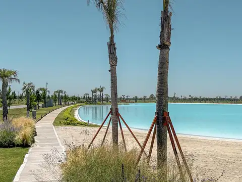 Terreno central y frente Sur, con una gran Crystal Lagoon