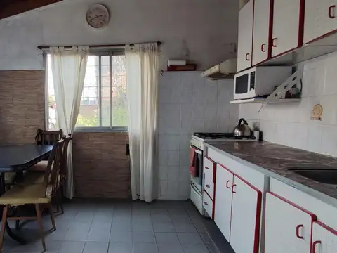 Casa 2 ambientes con 1 baño
