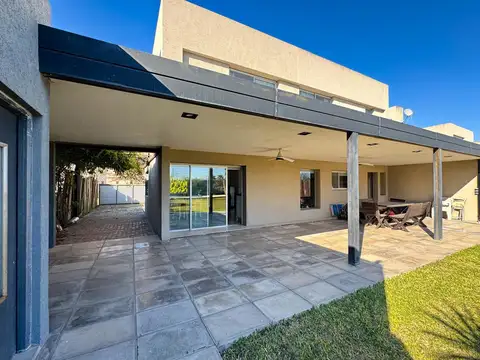 Casa en Venta al Oeste