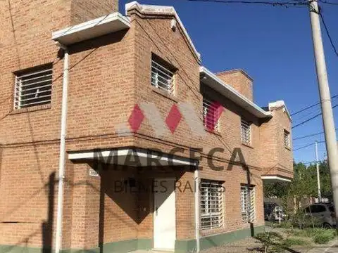 DUPLEX EN VENTA TRES DORMITORIOS CON PATIO Y COCHERA