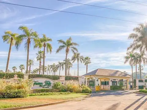 Terreno en venta en San Marino. Funes Hills