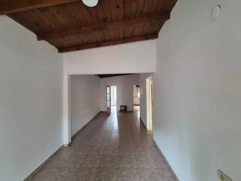 Casa en Alquiler con 1 cochera