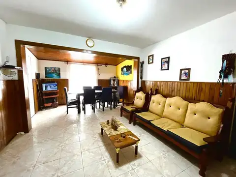 Casa 4 ambientes con 1 baño