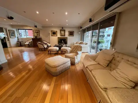 Venta departamento 6 ambientes en Belgrano C con cochera