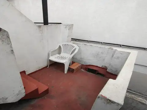 Depto Tipo Casa en Venta 70 años