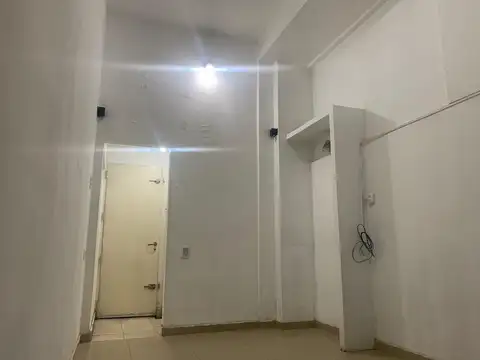 Excelente local 16m2 aprox en zona Céntrica, Comercial y Escolar, ideal p/emprendedores, Consulte!