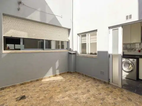 DEPARTAMENTO DOS AMBIENTES C/ PATIO EN PLANTA BAJA