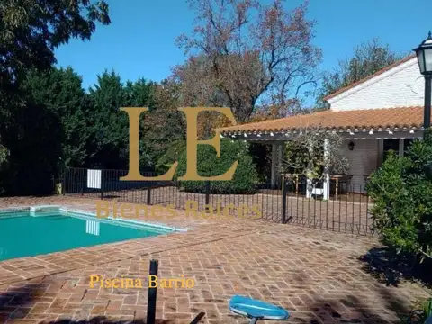 Casa en Venta con 4 cocheras