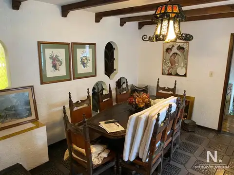 Casa 6 ambientes con 4 baños