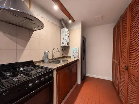 Casa 6 ambientes con 2 baños