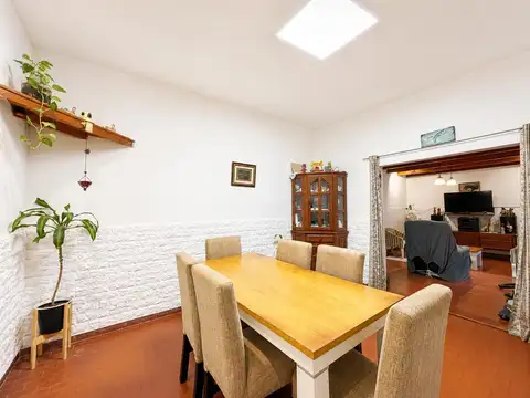 VENTA / PERMUTA - Casa de pasillo de 3 dormitorios. Barrio La Sexta, Rosario.