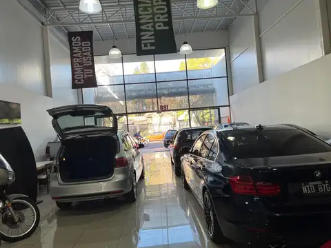 Venta Local comercial con galpon