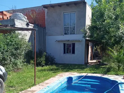 Casa en venta - 2 Dormitorios 1 Baño - 86Mts2 - Villa Parque Sicardi