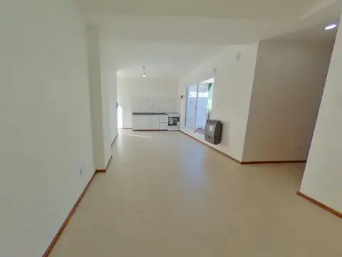Depto Tipo Casa 3 ambientes con 2 baños