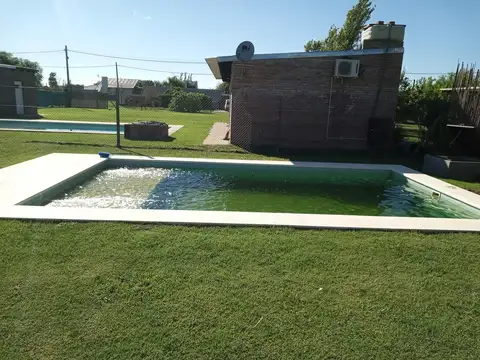 Casa 7 ambientes con 2 baños