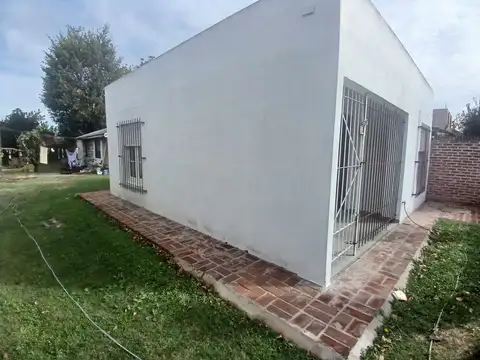 VENTA - CASA 2 AMB MORENO