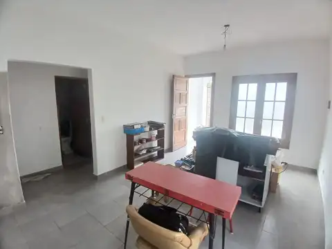 Casa 2 ambientes con 1 baño