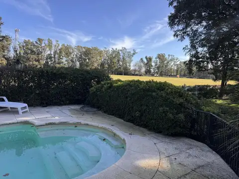 Casa en Venta con 4 cocheras