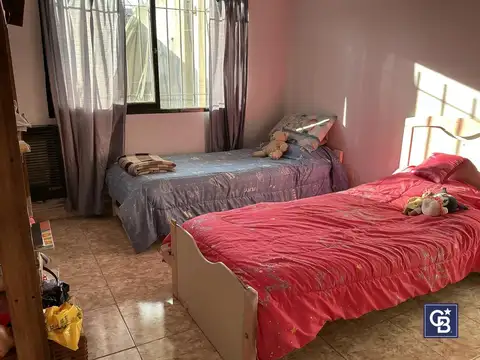 Casa 5 ambientes con 2 baños