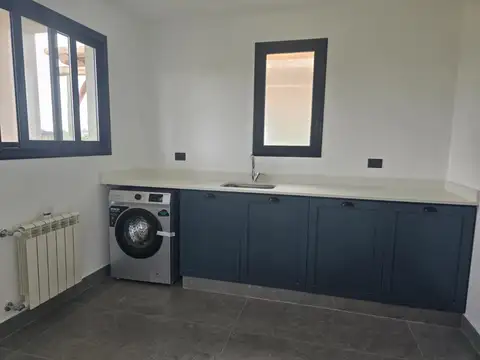 Casa 6 ambientes con 2 baños