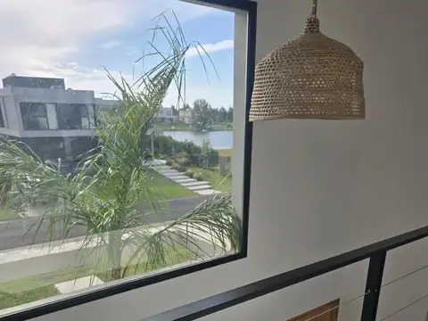 Casa en Venta en Barrio el Cazador, USD 399.000