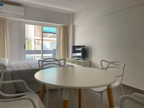 Disponible desde 13 marzo, frente, bien ubicado, amoblado