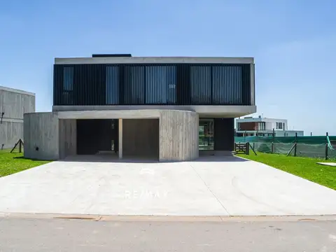 CASA EN VENTA EN TERRALAGOS CANNING