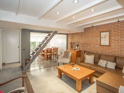 VENTA CASA 5 AMB RECICLADA CON COCHERA EN OLIVOS