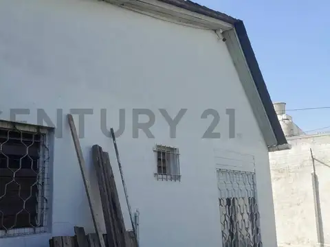 Casa en Venta con 4 cocheras