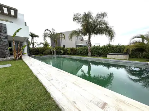 Casa en Alquiler de 4 dormitorios