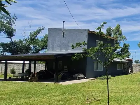 Casa en venta - 4 Dormitorios 2 Baños - 3.300Mts2 - Alejandro Korn, San VicenteA