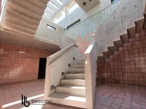 Depto Tipo Casa en Venta con 1 cocheras