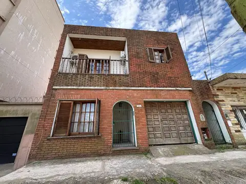 Casa sobre Avenida Ameghino en venta