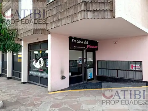 Local en venta, con 2 departamentos.