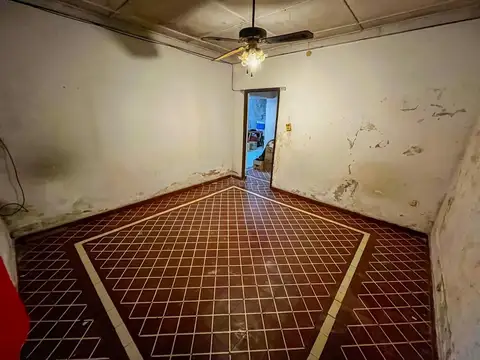 Casa 6 ambientes con 1 baño