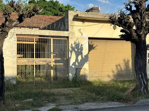 Venta Casa  Villa Sarmiento (APTA CREDITO)