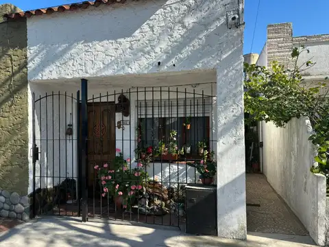 Casa tipo PH al frente