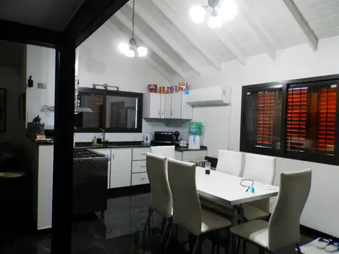 Hermosa casa en el centro de Moreno