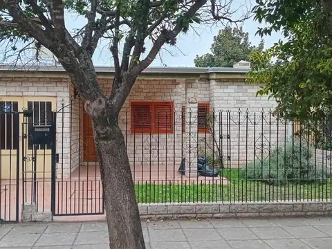 Los Robles: Casa 3 dorm con renta – Apta IAF y BANCOR