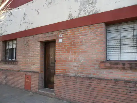 VENTA DE CASA EN LOTE PROPIO 5 AMB