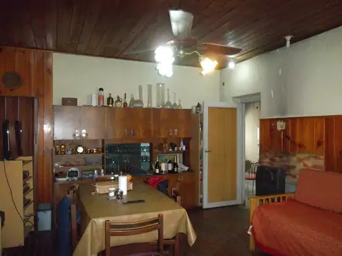VENTA DE CASA EN LOTE PROPIO 5 AMB