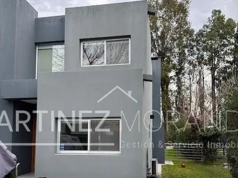 Casa 5 ambientes con 5 baños