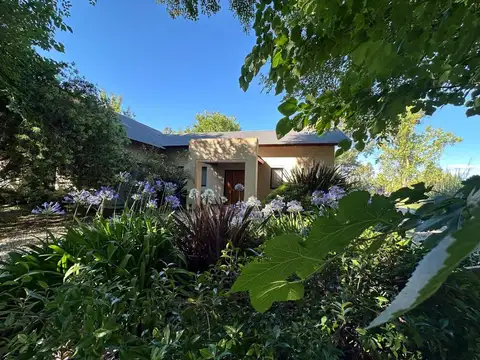 Casa 6 ambientes con 3 baños