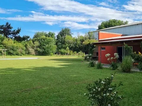 Quinta en Venta con 2 cocheras