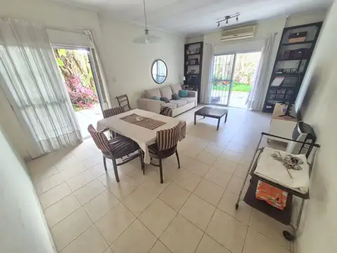 Depto Tipo Casa en Venta de 3 ambientes