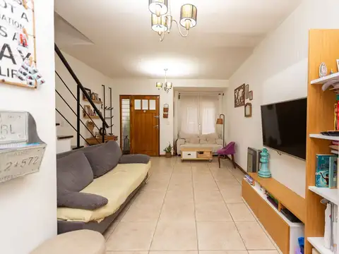 TRIPLEX, VENTA, 4 AMB, BELLA VISTA APTO CREDITO