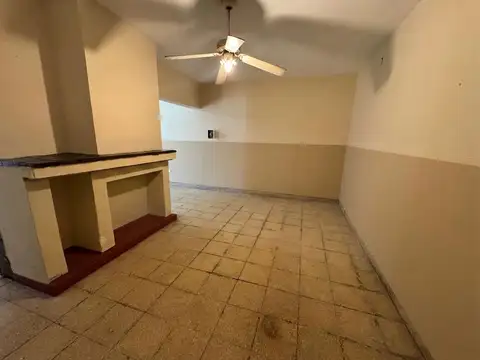 VENTA CASA ESQUINA CON POTENCIAL, TERRAZA Y ASADOR