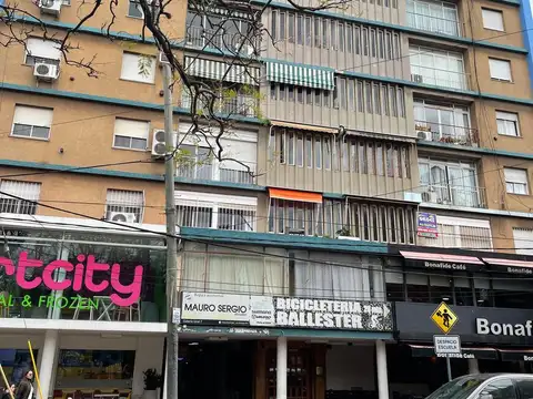 De los Jacarandaes  al 6100